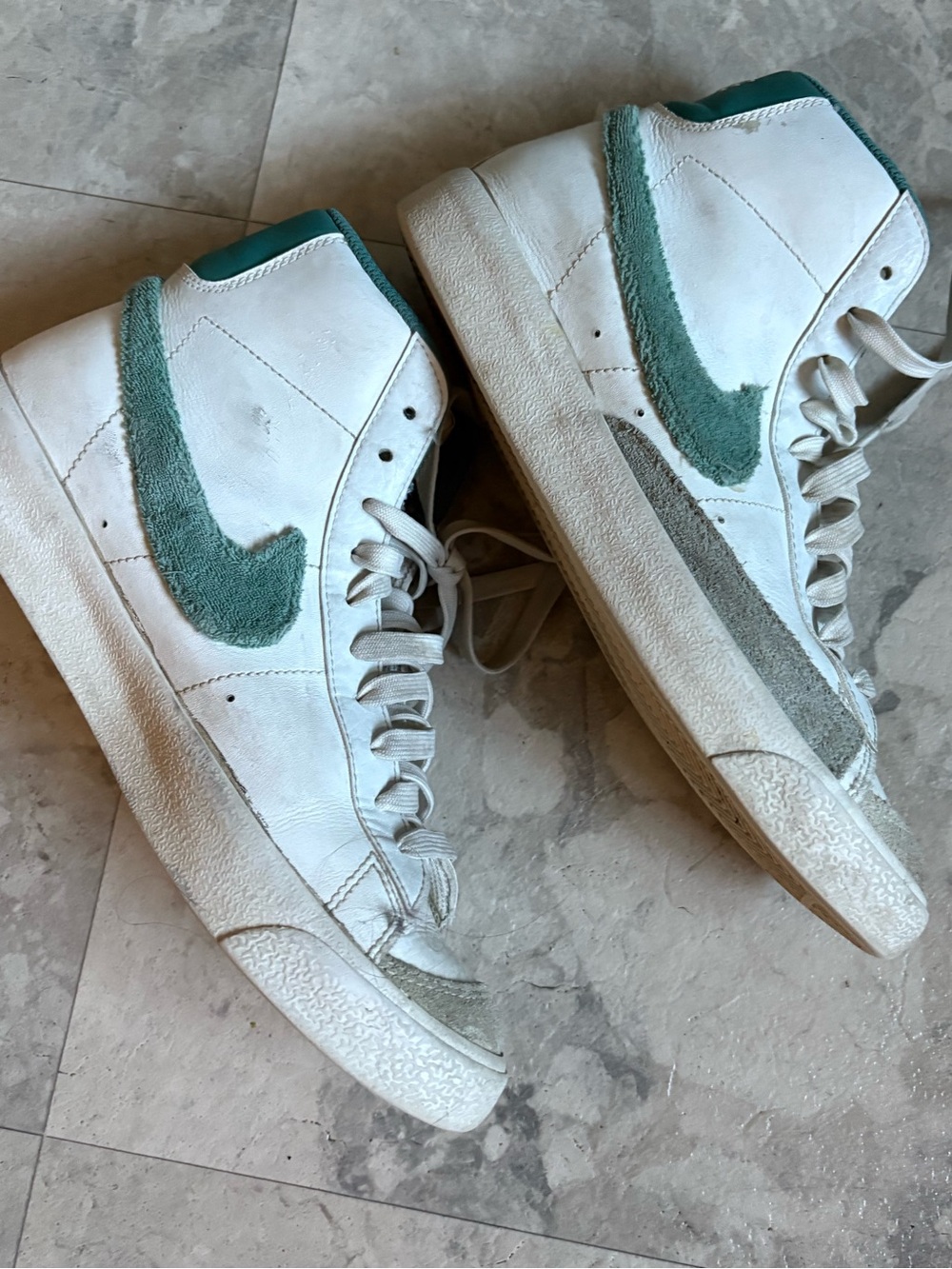 Nike White High-Top Sneakers with Teal Swoosh youth size 6.5